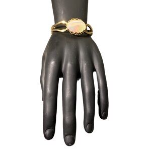 Vintage Mother Of Pearl Shell Button Bracelet